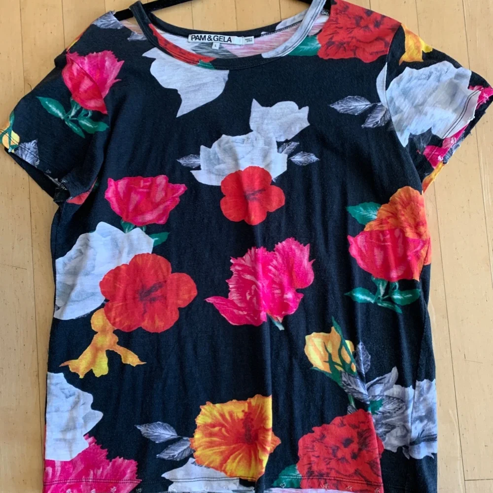 Pam & Gela floral slub jersey t shirt, large - Picture 3 of 5